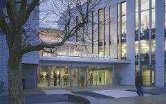 英国朴次茅斯大学